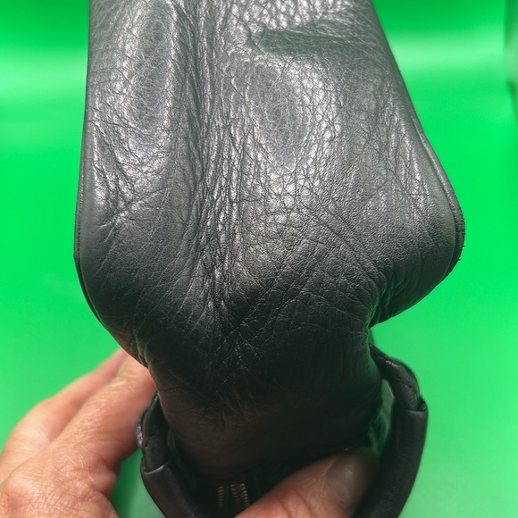 Balenciaga toiletry bag - Picture 13 of 16